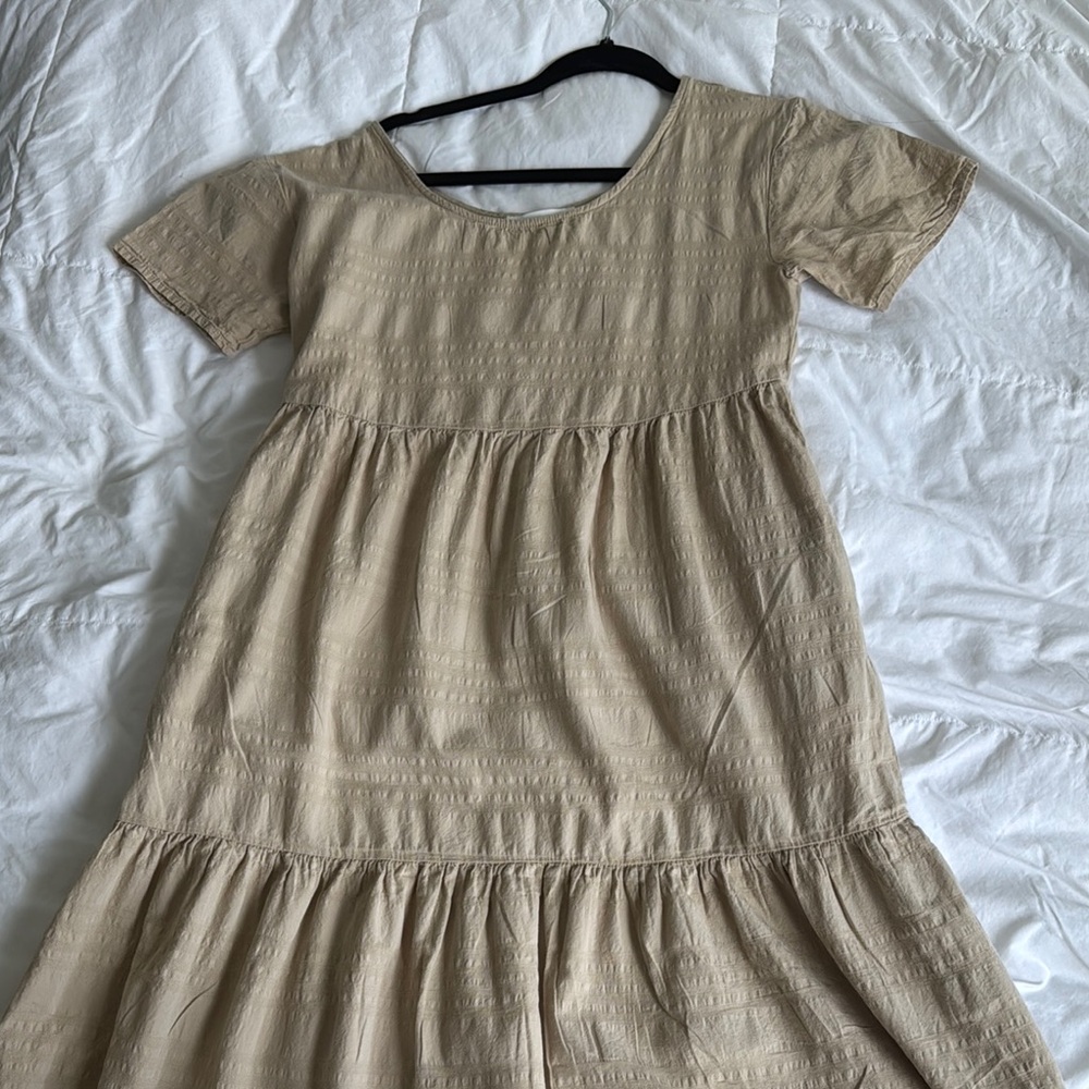 Oak + Fort Beige Short Sleeve Tiered Dress